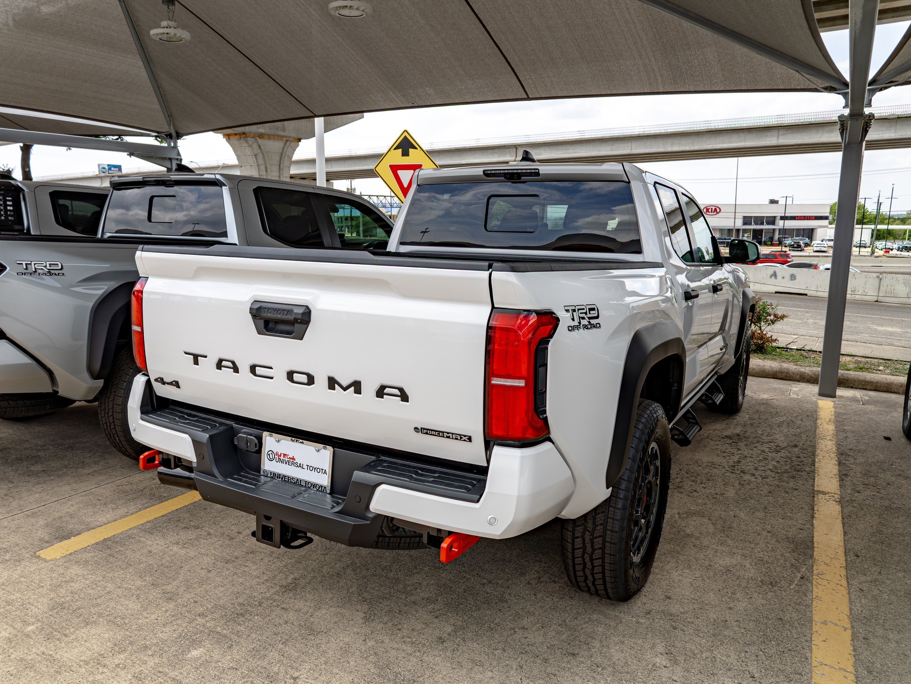 2026 Toyota Tacoma i-FORCE MAX Tacoma TRD Off-Road