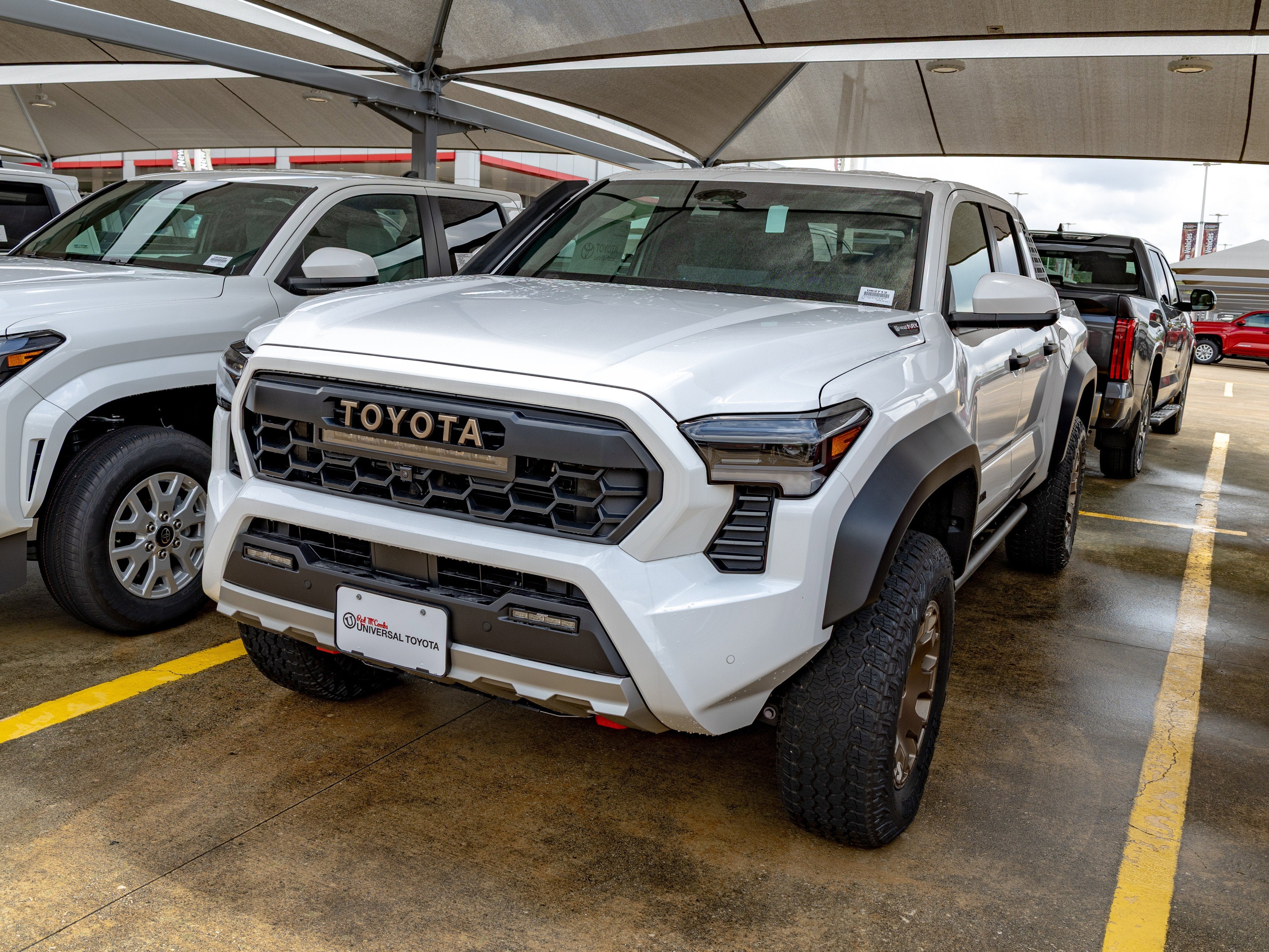 2026 Toyota Tacoma i-FORCE MAX Tacoma Trailhunter