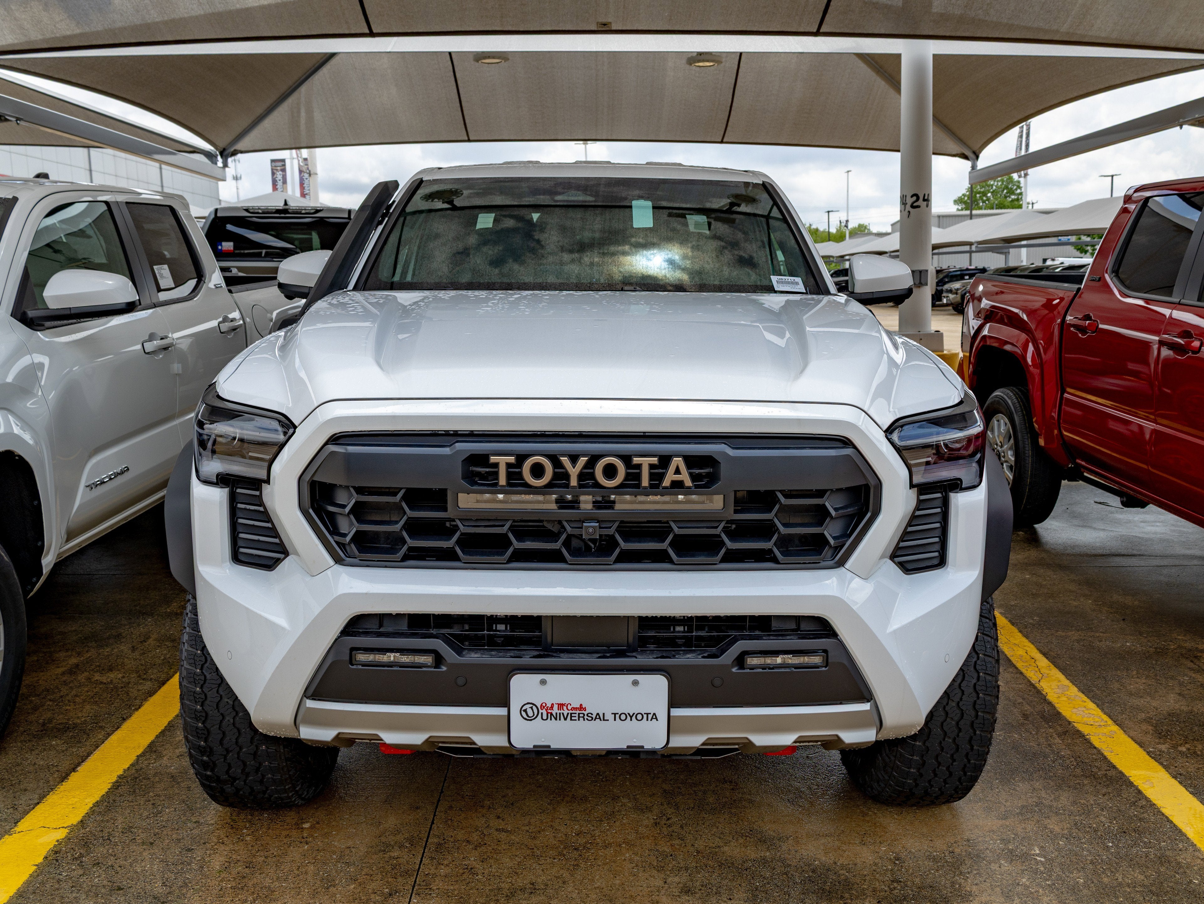 2026 Toyota Tacoma i-FORCE MAX Tacoma Trailhunter