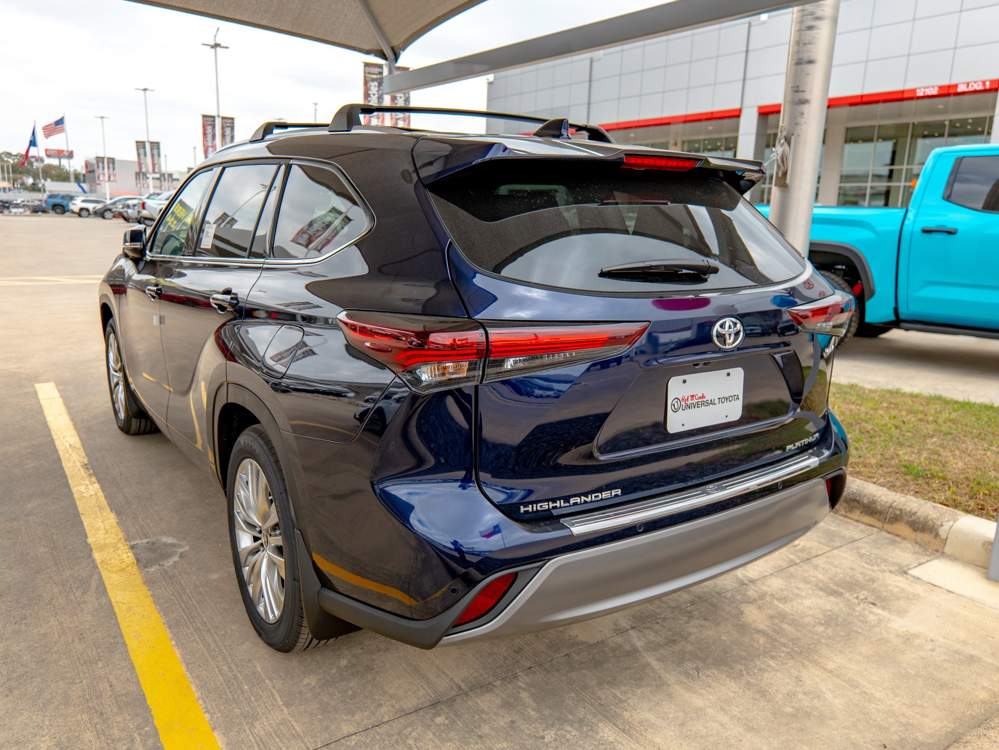 2026 Toyota Highlander Hybrid Platinum