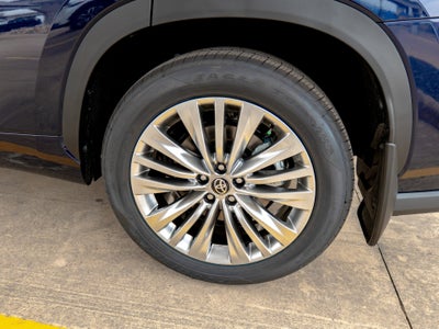 2026 Toyota Highlander Hybrid Platinum