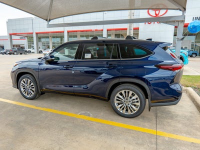2026 Toyota Highlander Hybrid Platinum