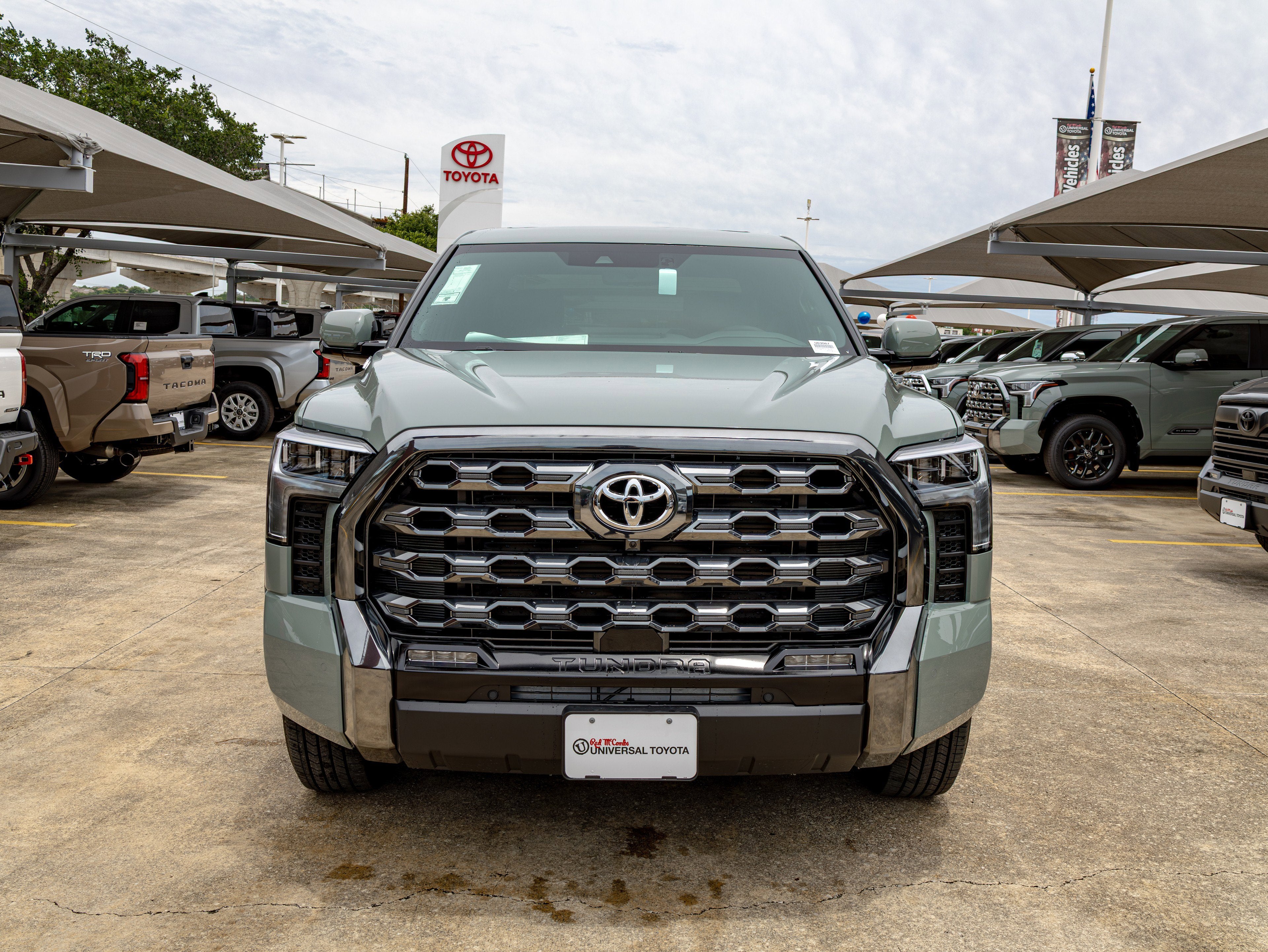 2026 Toyota Tundra i-FORCE MAX Tundra Platinum