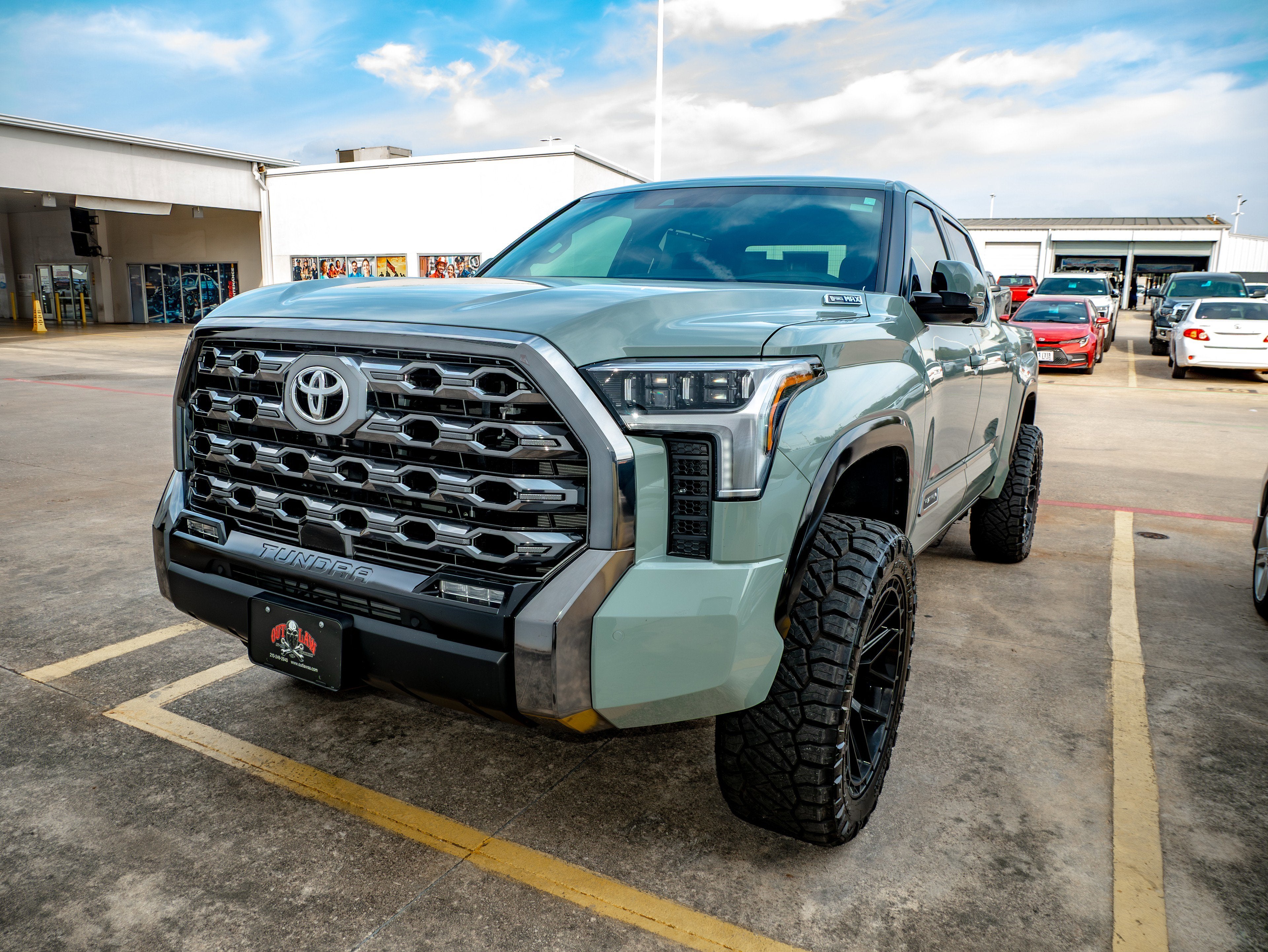 2026 Toyota Tundra i-FORCE MAX Tundra Platinum