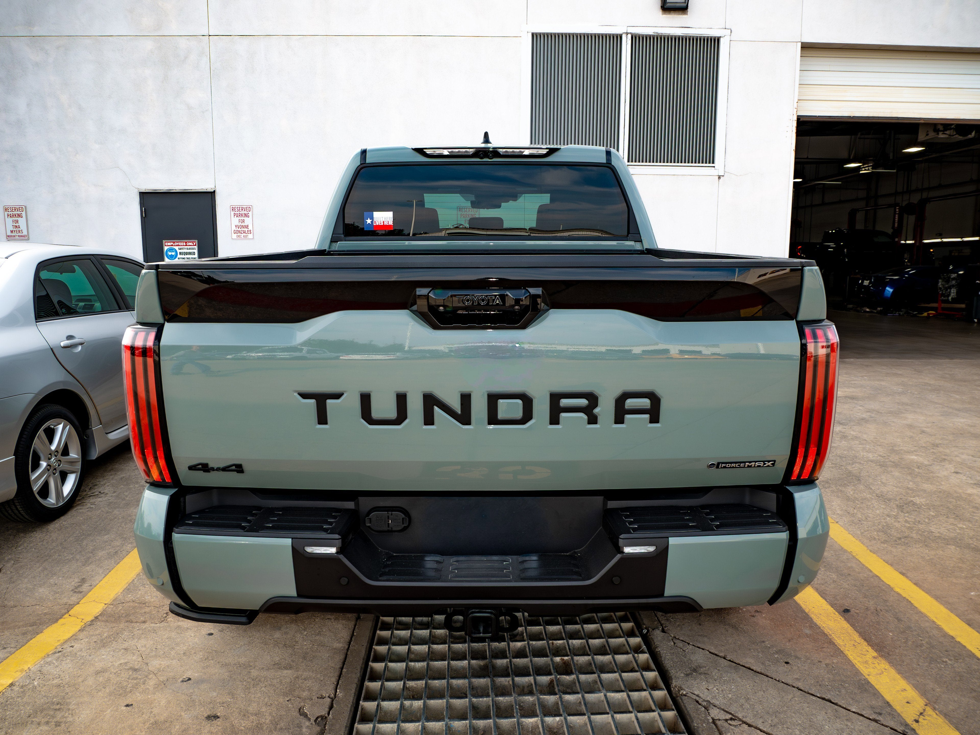 2026 Toyota Tundra i-FORCE MAX Tundra Platinum
