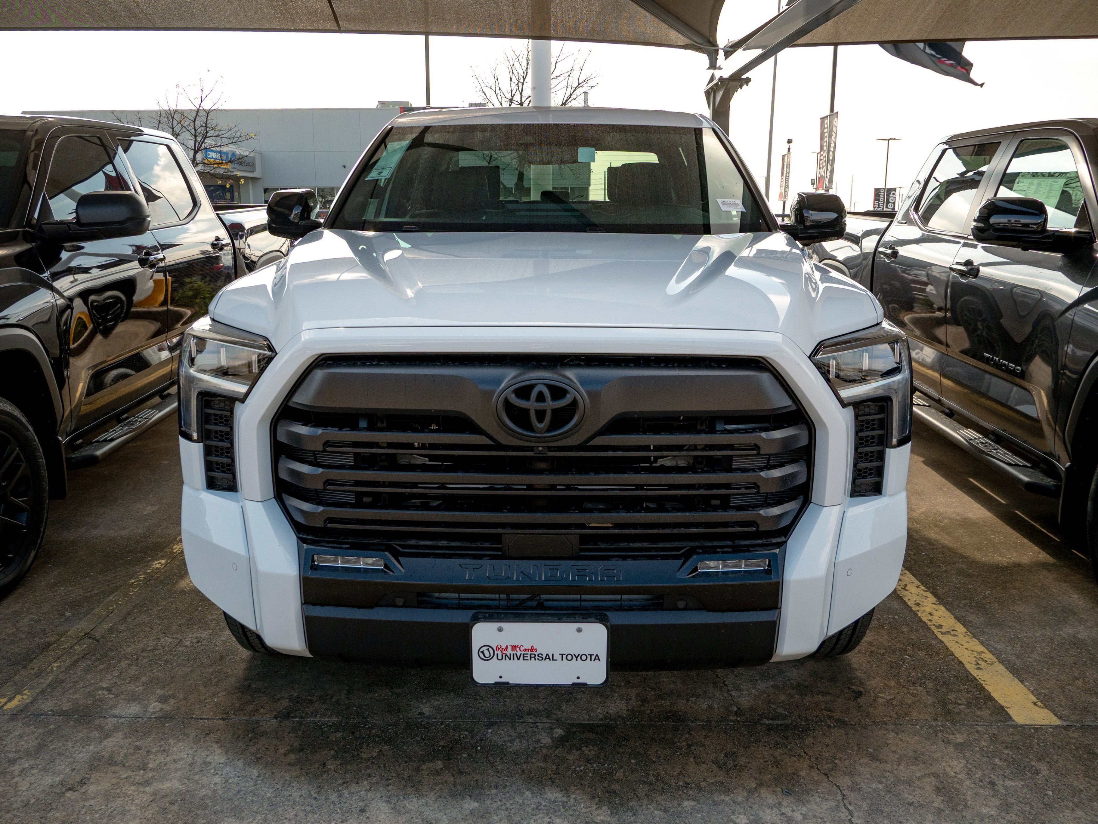 2026 Toyota Tundra i-FORCE MAX Tundra Limited