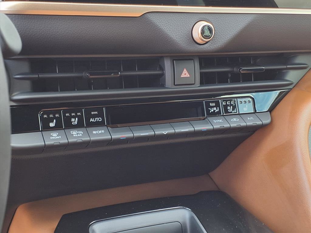 2025 Toyota Toyota Crown Signia XLE