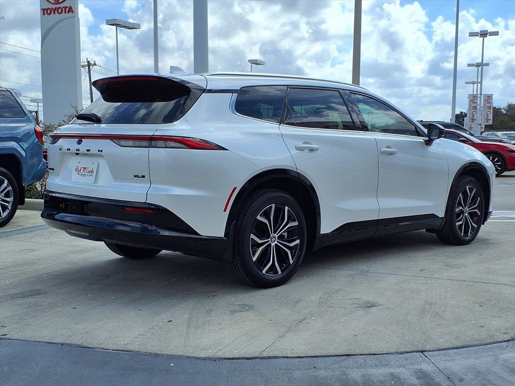 2025 Toyota Toyota Crown Signia XLE