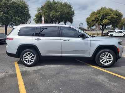 2022 Jeep Grand Cherokee L Laredo