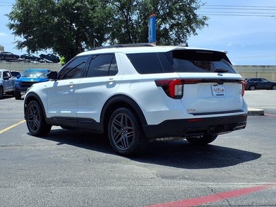 2025 Ford Explorer ST-Line