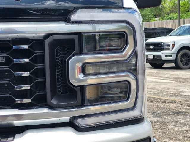 2025 Ford Super Duty F-350 DRW Platinum