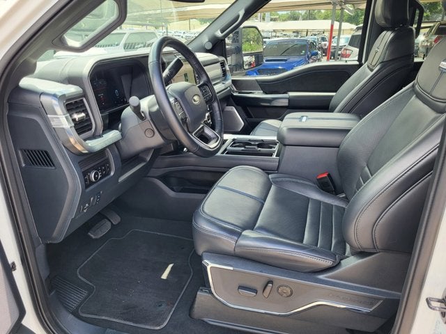 2025 Ford Super Duty F-350 DRW Platinum