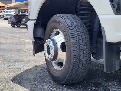 2025 Ford Super Duty F-350 DRW Platinum