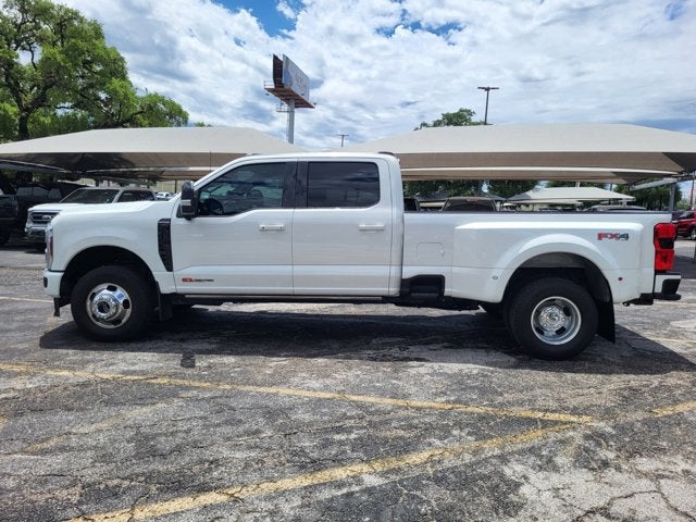 2025 Ford Super Duty F-350 DRW Platinum