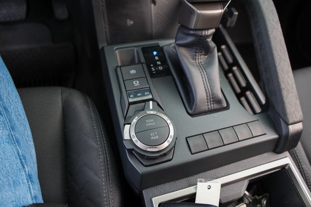 2025 Toyota Tacoma 4WD SR5