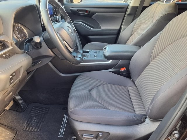 2025 Toyota Highlander LE