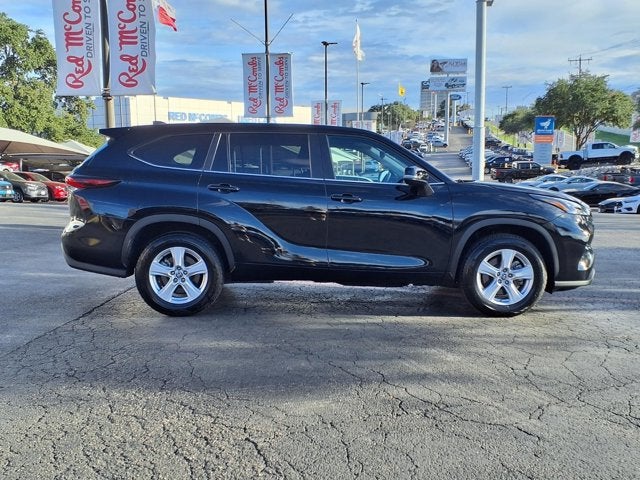 2025 Toyota Highlander LE