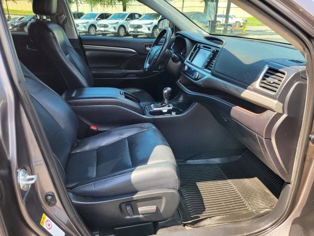2019 Toyota Highlander LIMITED PLATINU