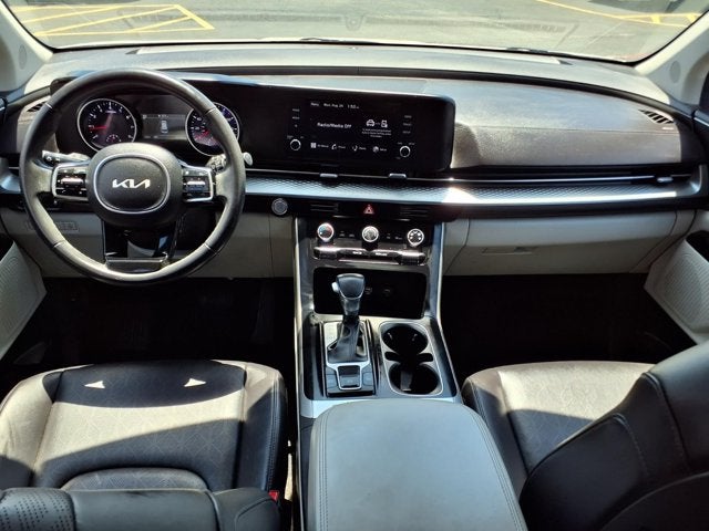 2023 Kia Carnival LX