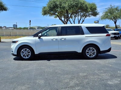 2023 Kia Carnival LX