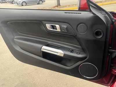 2022 Ford Mustang Base