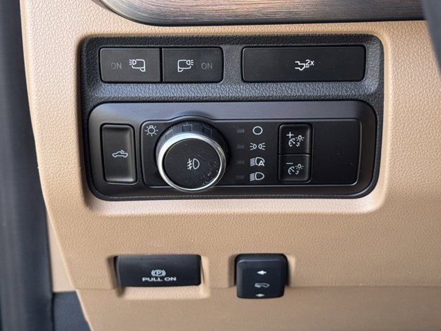 2023 Ford Super Duty F-450 DRW Lariat