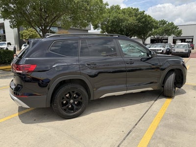 2024 Volkswagen Atlas 2.0T Peak Edition SE w/Technology