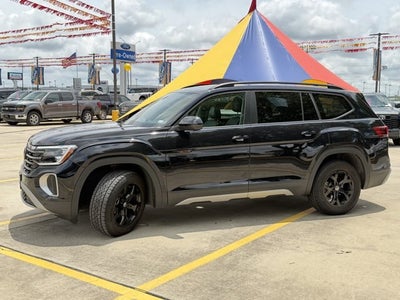 2024 Volkswagen Atlas 2.0T Peak Edition SE w/Technology