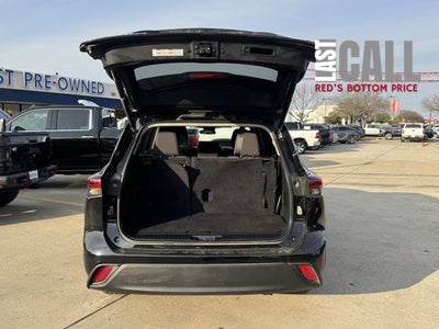 2023 Toyota Highlander LE