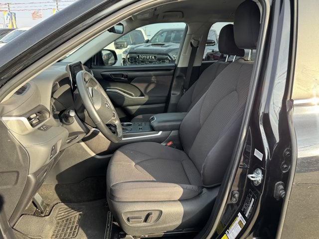 2023 Toyota Highlander LE