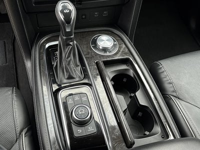 2024 INFINITI QX80 LUXE