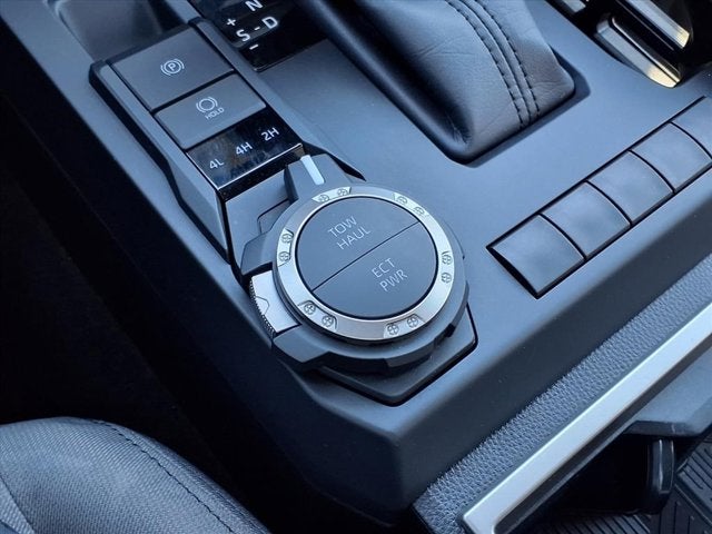 2025 Toyota Tacoma 4WD SR5