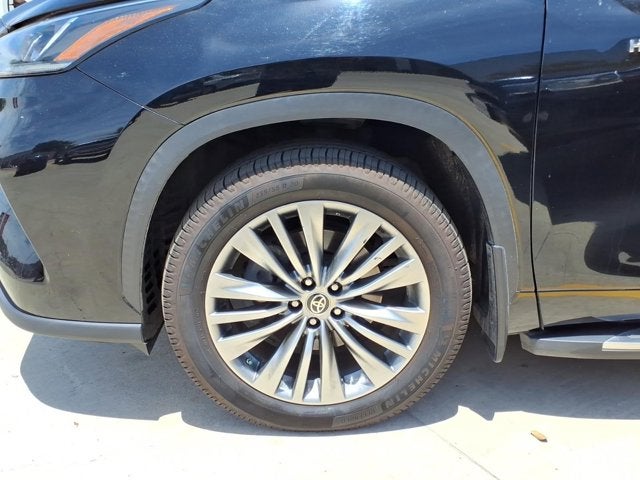 2021 Toyota Highlander Hybrid Platinum
