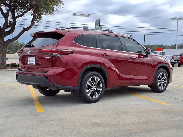 2024 Toyota Highlander Hybrid XLE