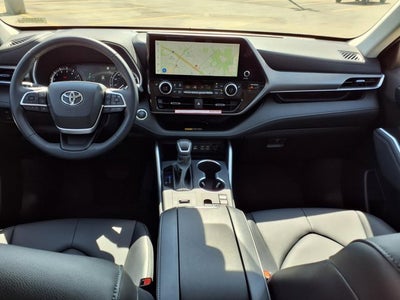 2025 Toyota Highlander XLE