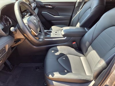 2025 Toyota Highlander XLE