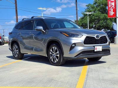 2025 Toyota Highlander XLE