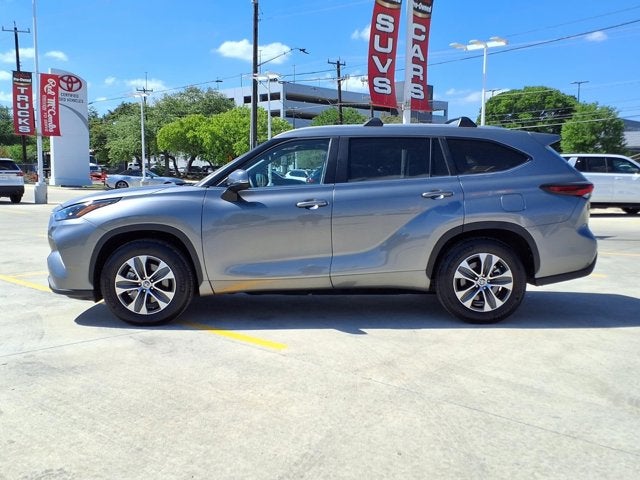 2025 Toyota Highlander XLE