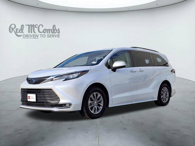 2023 Toyota Sienna XLE