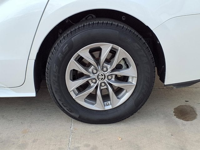 2023 Toyota Sienna XLE