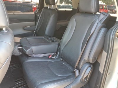 2025 Kia Carnival EX