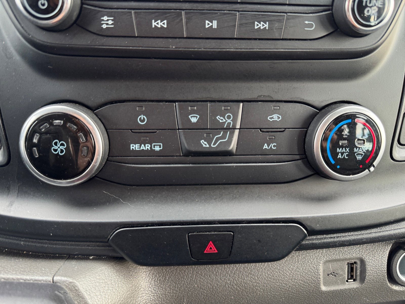 2024 Ford Transit Cargo Van T-250 130" Low Rf 9070 GVWR RWD