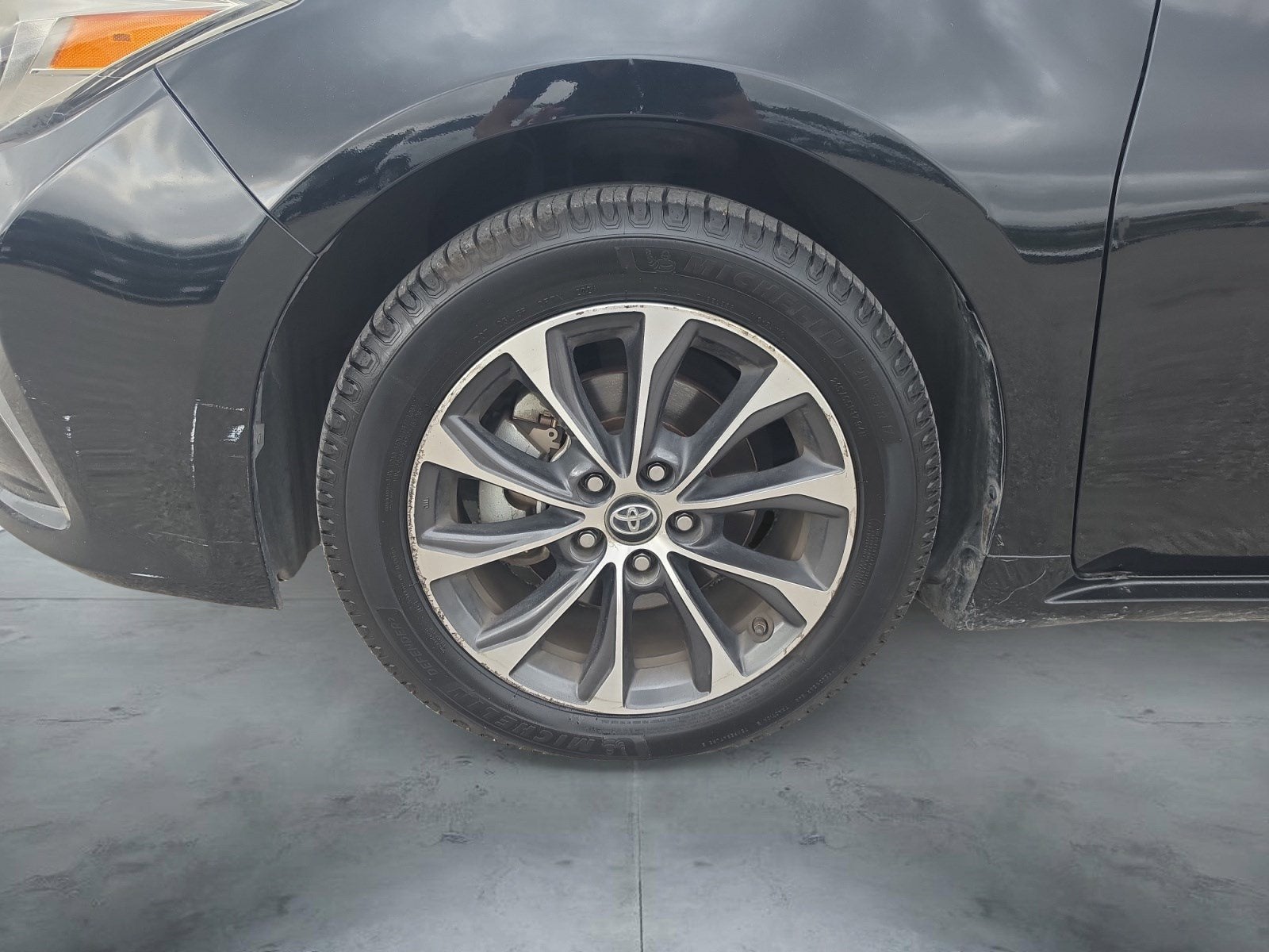 2017 Toyota Avalon XLE