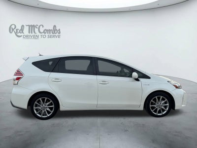 2017 Toyota Prius v Five
