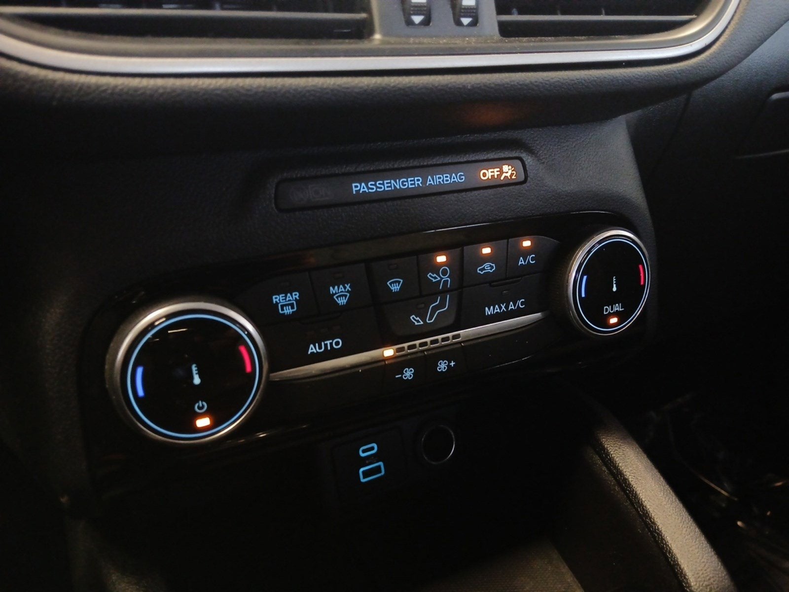 2022 Ford Escape Hybrid SE W/ REARVIEW CAMERA & POWER DRIVER SEAT