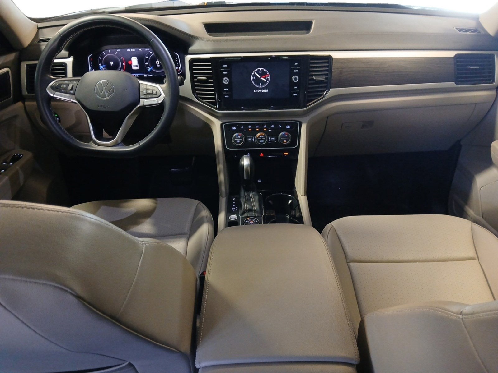 2022 Volkswagen Atlas 3.6L V6 SE w/Technology