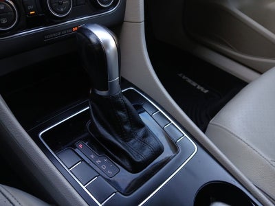 2018 Volkswagen Passat R-Line