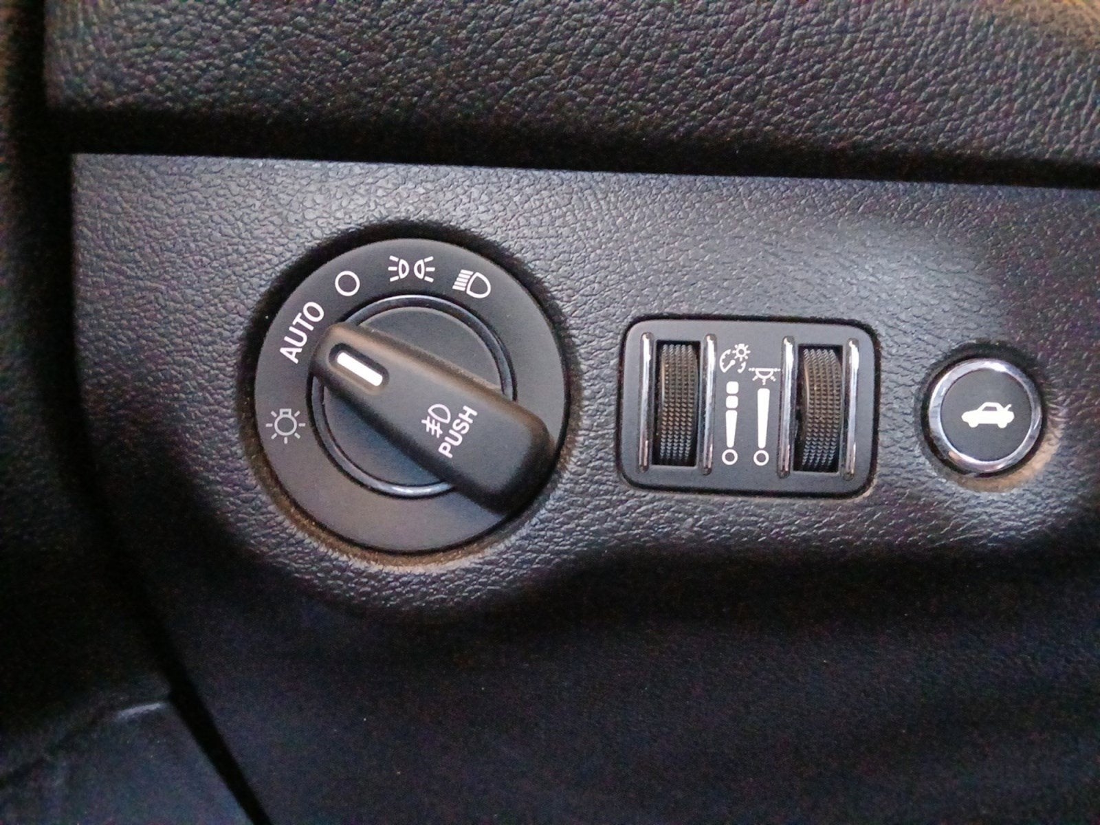 2022 Dodge Challenger SXT W/ APPLE CARPLAY & ANDROID AUTO