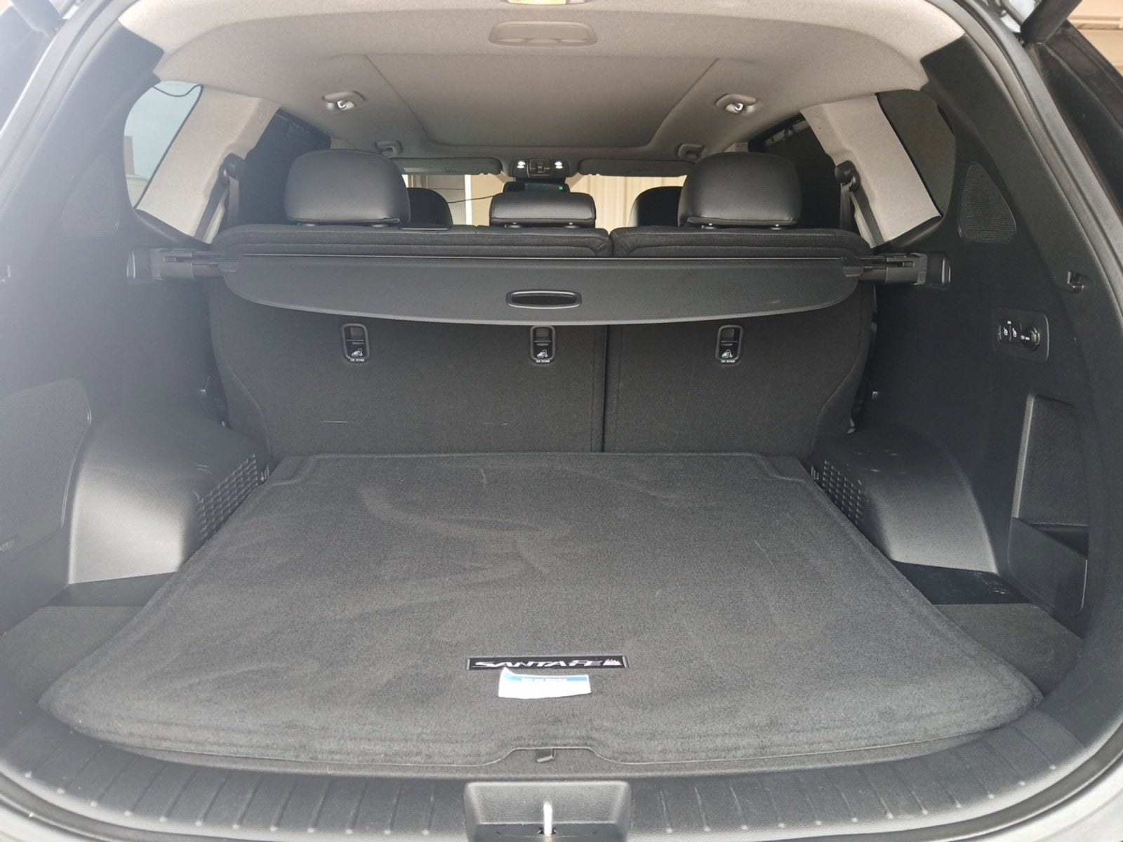 2020 Hyundai Santa Fe Limited W/ HEADS-UP DISPLAY & WIRELESS DEVICE CHARGER