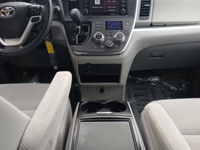 2018 Toyota Sienna LE